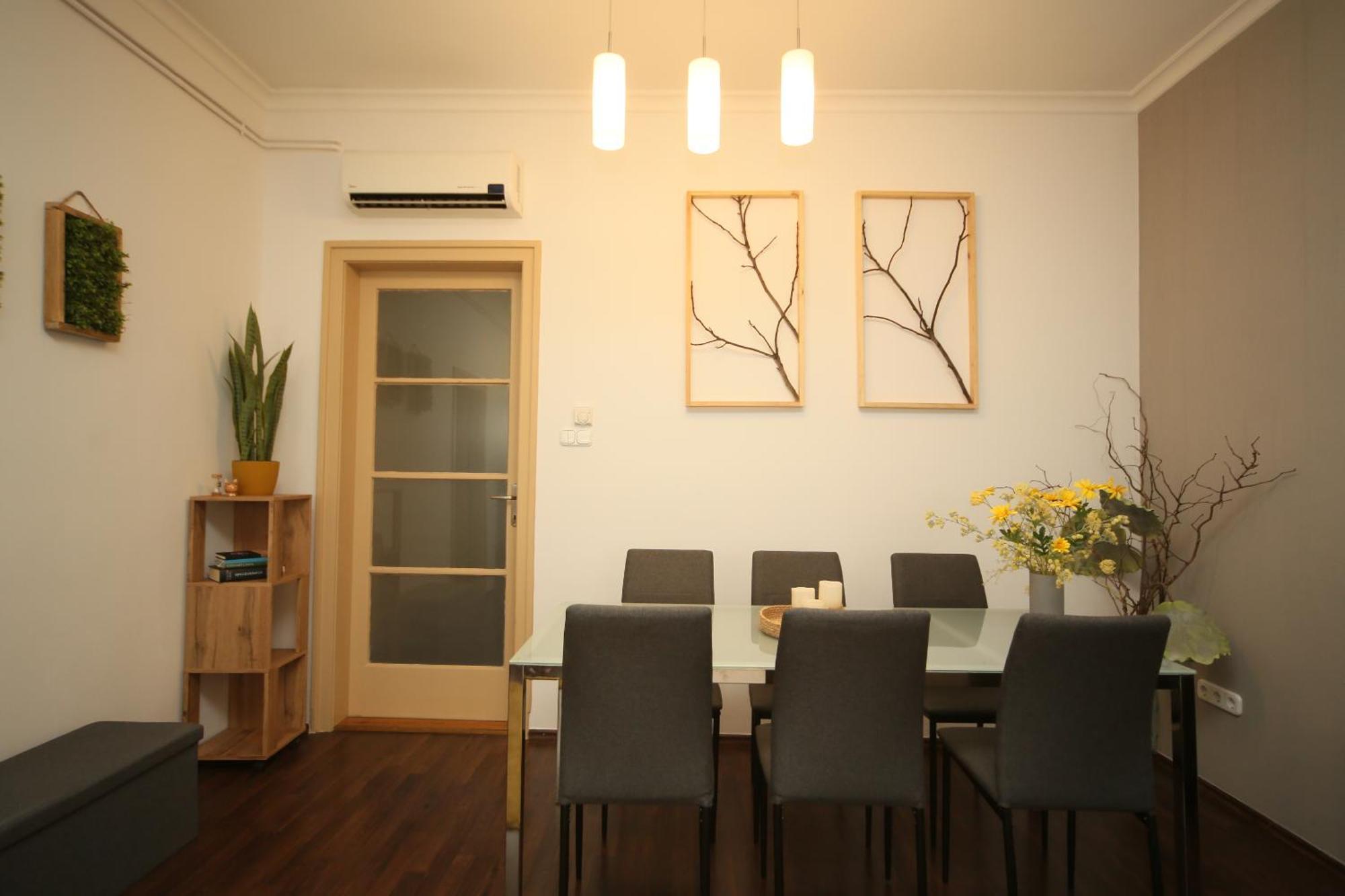 Apartment Enc Downtown *